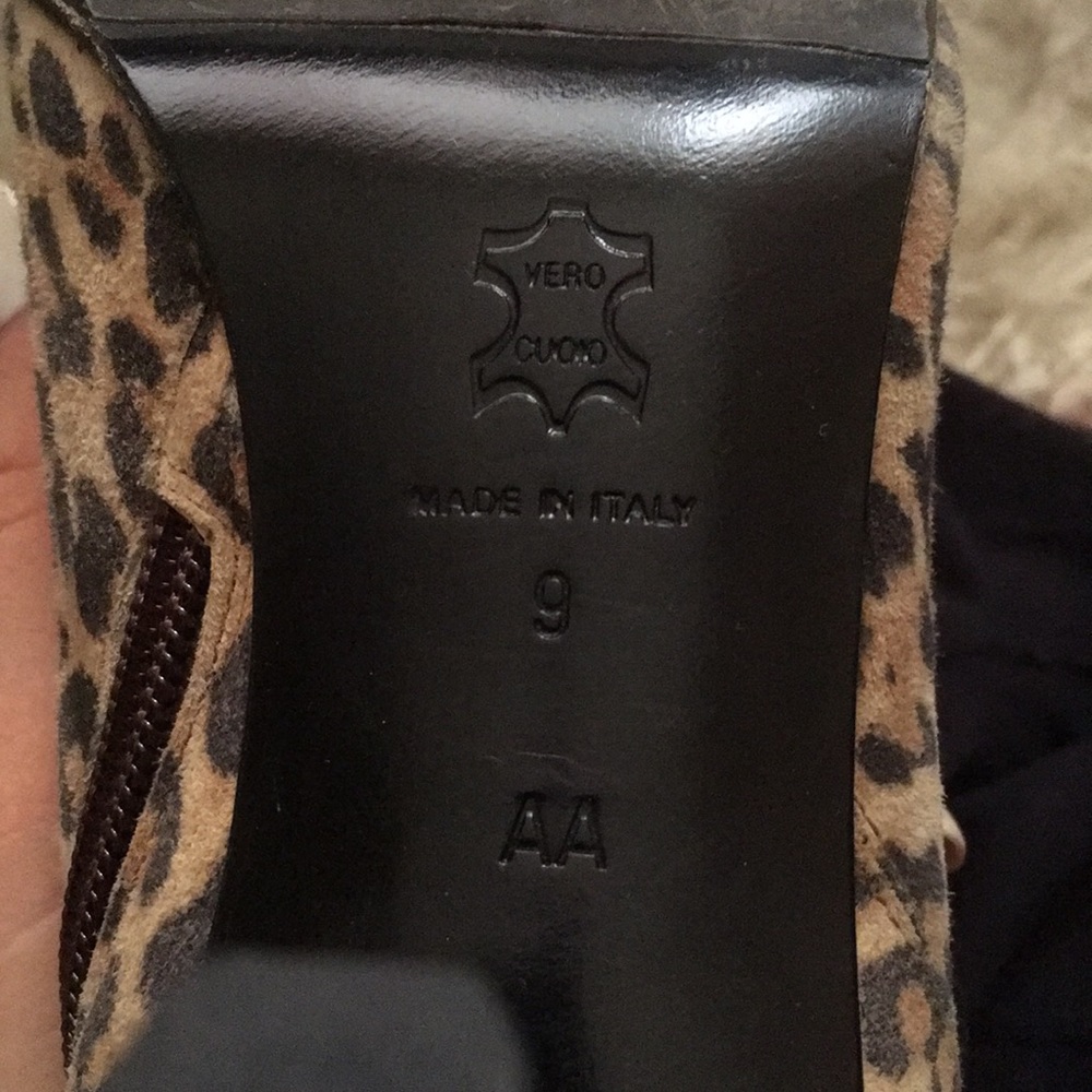 Cheetah print boots - Picture 3 of 3